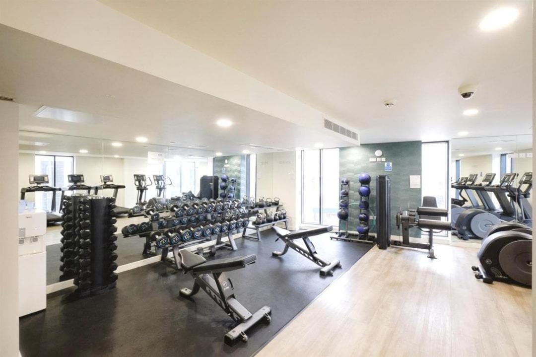 18th Floor 2 Bed 2 Bath Centre Penthouse With Gym & Netflix By Jvt Short Lets Apartment