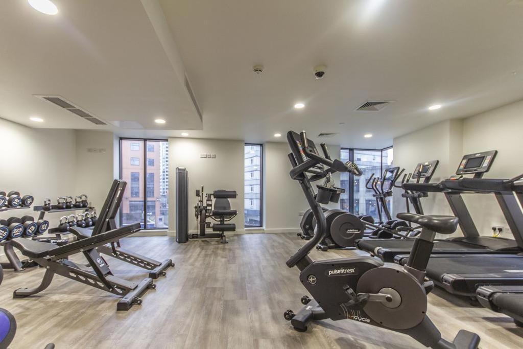 18th Floor 2 Bed 2 Bath Centre Penthouse With Gym & Netflix By Jvt Short Lets Apartment *