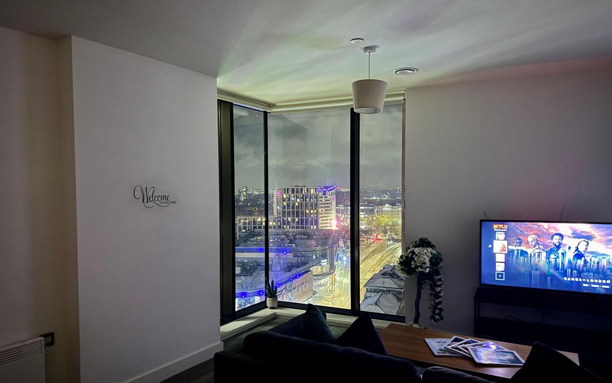 18th Floor 2 Bed 2 Bath Centre Penthouse With Gym & Netflix By Jvt Short Lets Apartment