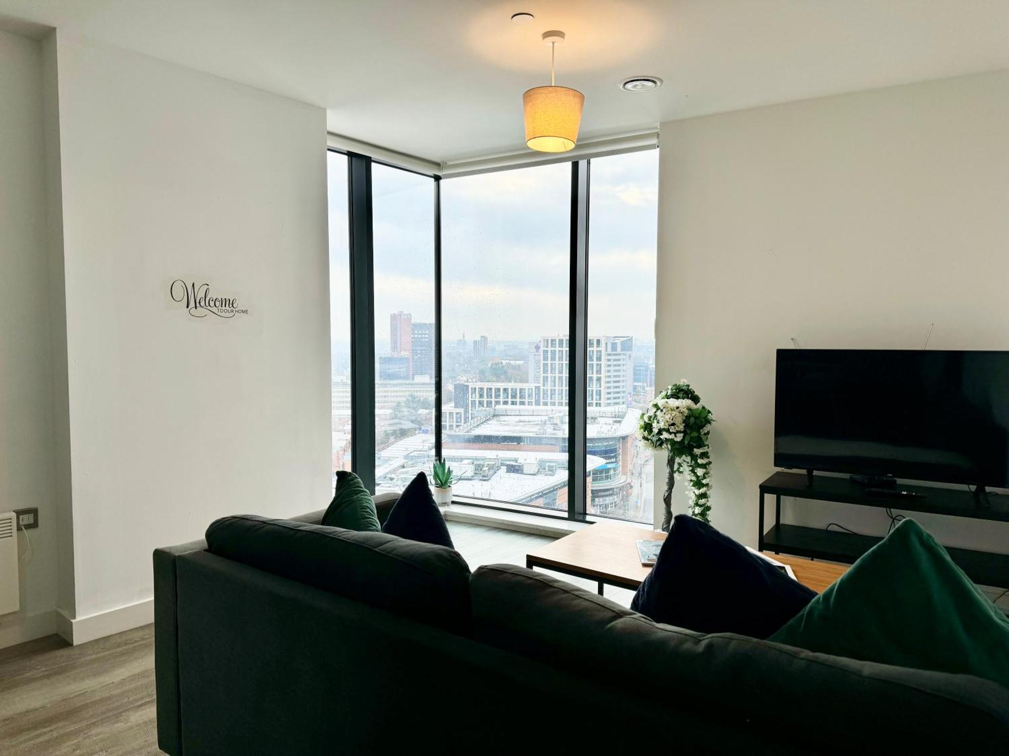 18th Floor 2 Bed 2 Bath Centre Penthouse With Gym & Netflix By Jvt Short Lets