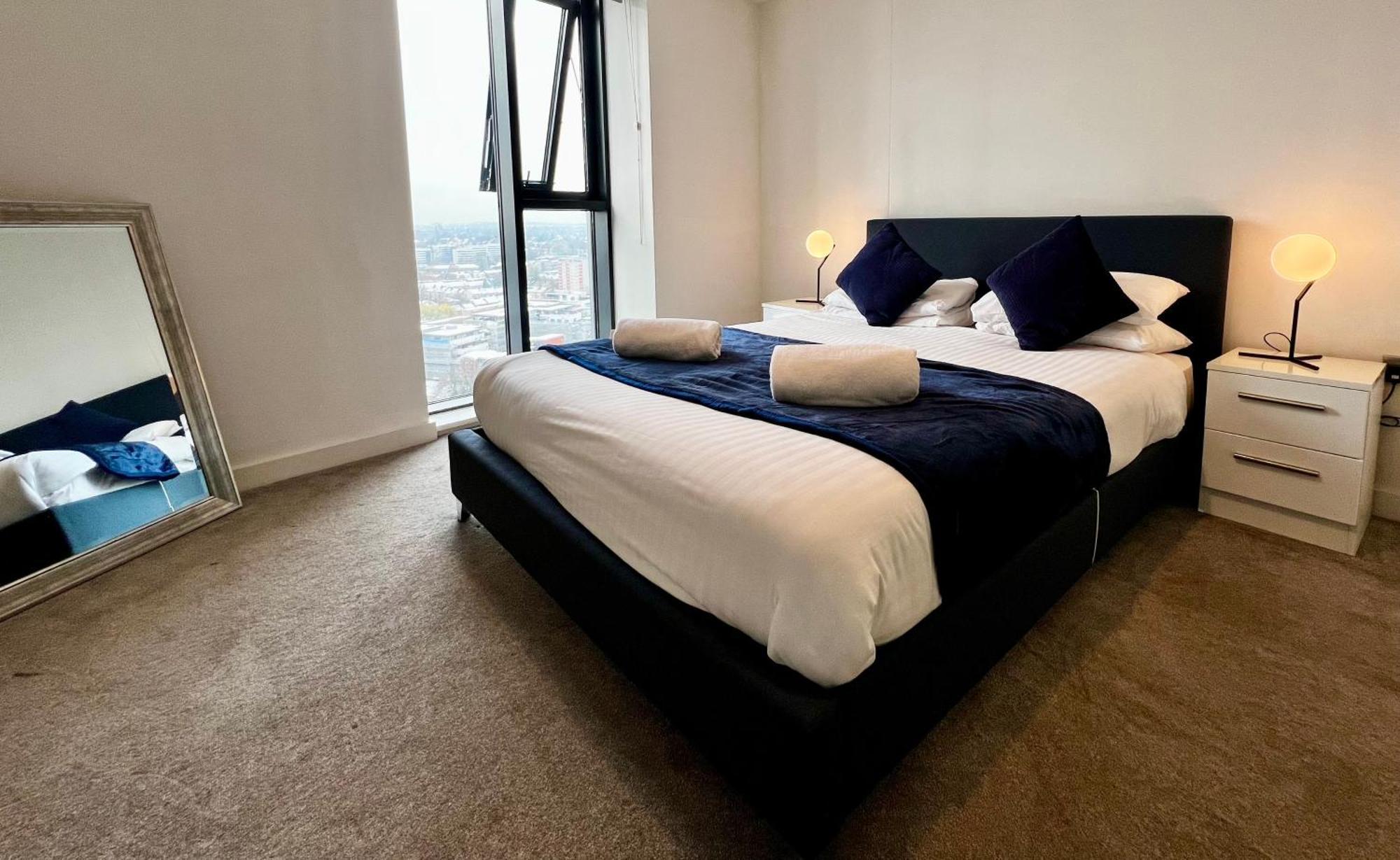 Apartment 18th Floor 2 Bed 2 Bath Centre Penthouse With Gym & Netflix By Jvt Short Lets
